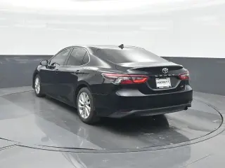 Toyota Camry 2023 LE 4p Sedán