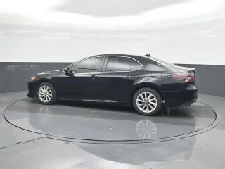 Toyota Camry 2023 LE 4p Sedán
