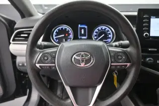Toyota Camry 2023 LE 4p Sedán