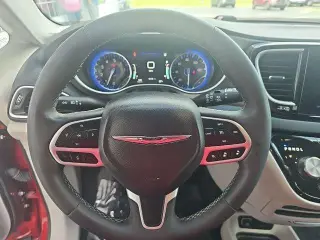 Chrysler Pacifica 2024 Touring L 4dr Minivan