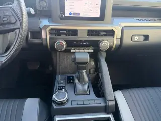 Toyota Tacoma 2025 4x4 SR5 Cabina Doble 4p 5.0 ft SB
