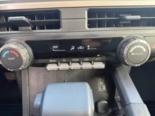Toyota Tacoma 2025 4x4 SR5 Cabina Doble 4p 5.0 ft SB