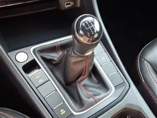 Volkswagen Jetta 2019 GLI S 4p Sedan 6M