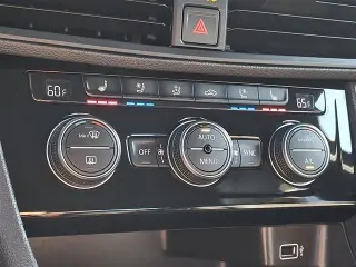 Volkswagen Jetta 2019 GLI S 4p Sedan 6M