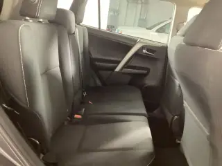 Toyota RAV4 2018 XLE 4p SUV