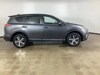 Toyota RAV4 2018 XLE 4p SUV