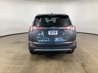 Toyota RAV4 2018 XLE 4p SUV
