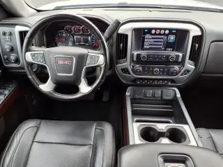 GMC Sierra 1500 2018 4x4 SLT 4p Camioneta Cabina Completa 5.8 pies. CB