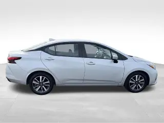 Nissan Versa 2024 SV 4p Sedan