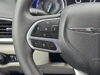 Chrysler Pacifica 2024 Touring L 4p Minivan
