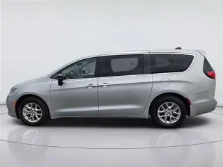 Chrysler Pacifica 2024 Touring L 4p Minivan