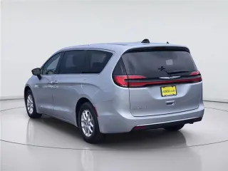 Chrysler Pacifica 2024 Touring L 4p Minivan