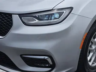 Chrysler Pacifica 2024 Touring L 4p Minivan