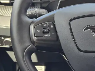 Ford Mustang Mach-E 2025 Select SUV 4p.