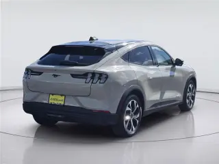 Ford Mustang Mach-E 2025 Select SUV 4p.