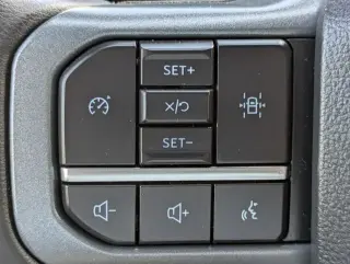 Ford F-150 2023 4x4 XLT 4p SuperCrew 5.5 ft. SB