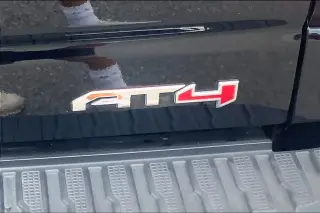 GMC Sierra 1500 2019 4x4 AT4 4p. Cabina Tripla Standard