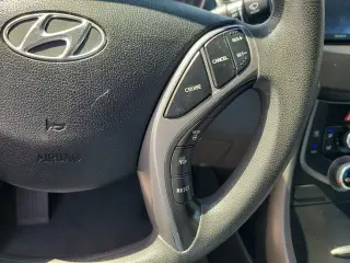 Hyundai ELANTRA 2015 SE 4p Sed 6M