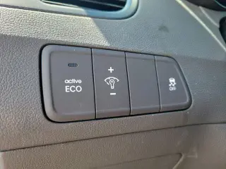 Hyundai ELANTRA 2015 SE 4p Sed 6M
