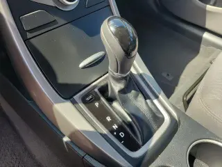 Hyundai ELANTRA 2015 SE 4p Sed 6M