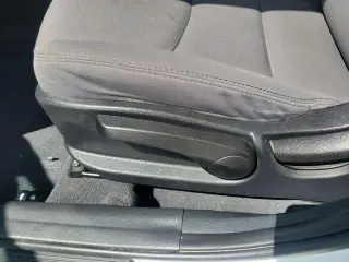 Hyundai ELANTRA 2015 SE 4p Sed 6M