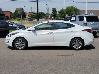 Hyundai ELANTRA 2015 SE 4p Sed 6M