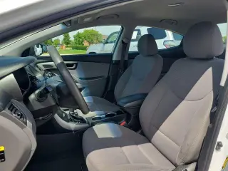 Hyundai ELANTRA 2015 SE 4p Sed 6M