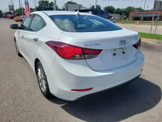 Hyundai ELANTRA 2015 SE 4p Sed 6M