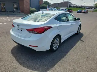 Hyundai ELANTRA 2015 SE 4p Sed 6M