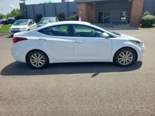 Hyundai ELANTRA 2015 SE 4p Sed 6M