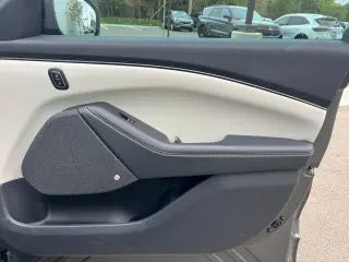 Ford Mustang Mach-E 2023 AWD Premium 4p SUV