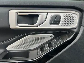Ford Explorer 2024 AWD ST 4dr SUV
