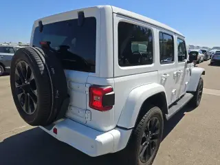 Jeep Wrangler 2023 4x4 Sahara SUV 4p