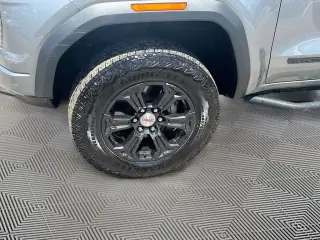 GMC Canyon 2023 4x4 Elevation 4p Cabina Completa 5 pies de BA