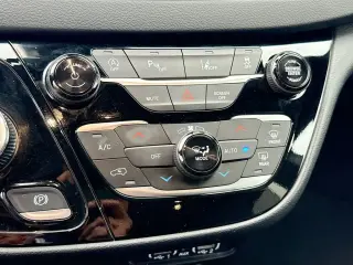 Chrysler Pacifica 2025 Select 4p Minivan