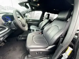 Chrysler Pacifica 2025 Select 4p Minivan