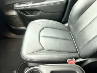 Chrysler Pacifica 2025 Select 4p Minivan