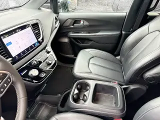 Chrysler Pacifica 2025 Select 4p Minivan