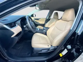 Toyota RAV4 2025 LE 4dr SUV