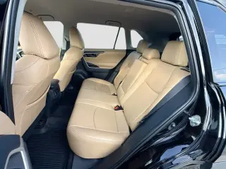 Toyota RAV4 2025 LE 4dr SUV