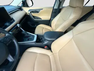 Toyota RAV4 2025 LE 4dr SUV