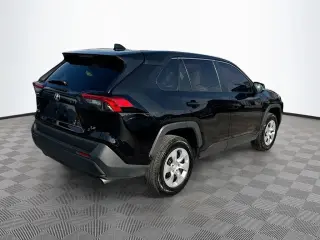 Toyota RAV4 2025 LE 4dr SUV