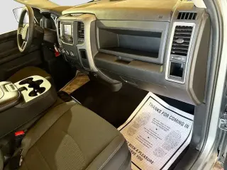 Ram 1500 Classic 2023 4x4 Tradesman 4p Crew Cab 5.5 ft. SB Camioneta