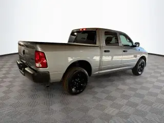 Ram 1500 Classic 2023 4x4 Tradesman 4p Crew Cab 5.5 ft. SB Camioneta