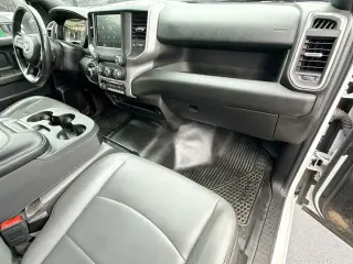 Ram 2500 2024 4x4 Tradesman 4p Puerta de Cabina de Tripulación Completa de 8 pies LB