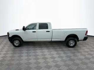 Ram 2500 2024 4x4 Tradesman 4p Puerta de Cabina de Tripulación Completa de 8 pies LB