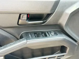Toyota Tacoma 2024 4x2 SR5 4p Doble Cabina 5.0 ft SB