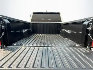 Toyota Tacoma 2024 4x2 SR5 4p Doble Cabina 5.0 ft SB