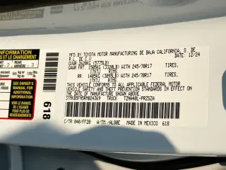 Toyota Tacoma 2024 4x2 SR5 4p Doble Cabina 5.0 ft SB