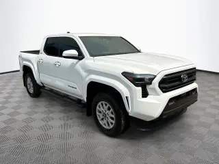 Toyota Tacoma 2024 4x2 SR5 4p Doble Cabina 5.0 ft SB